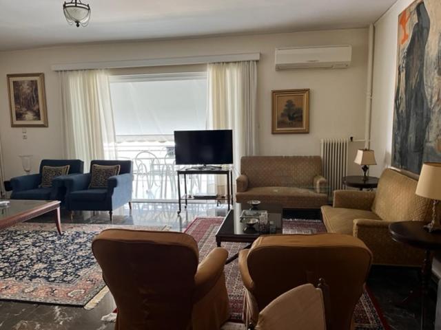 Spacious And Sunny Appartment In Cholargos Aten Exteriör bild