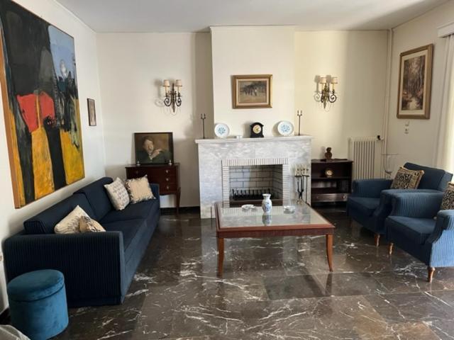 Spacious And Sunny Appartment In Cholargos Aten Exteriör bild